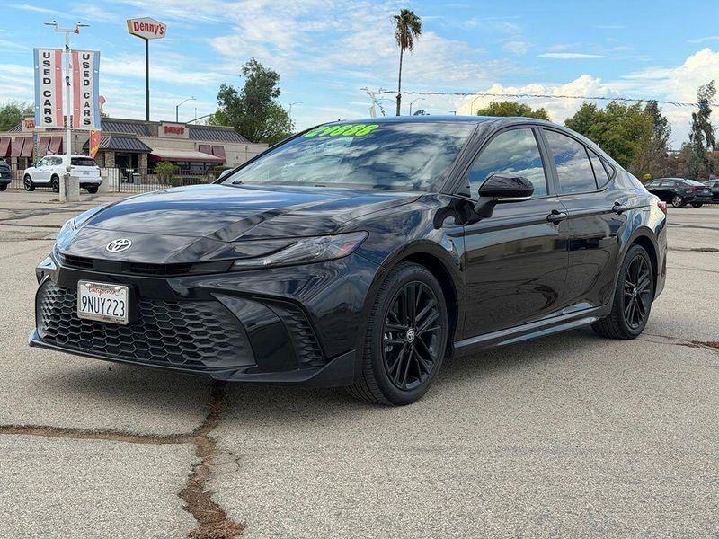 Used 2025 Toyota Camry SEImage 3