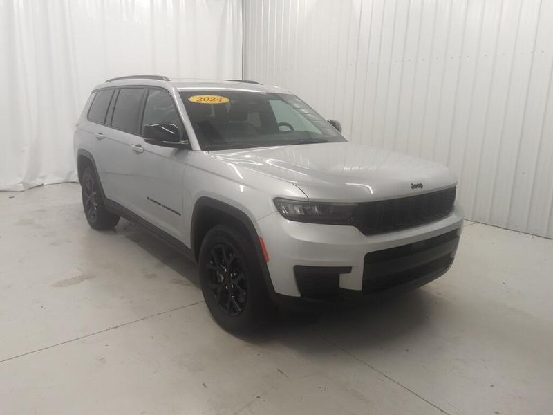 2024 Jeep Grand Cherokee L photo 3