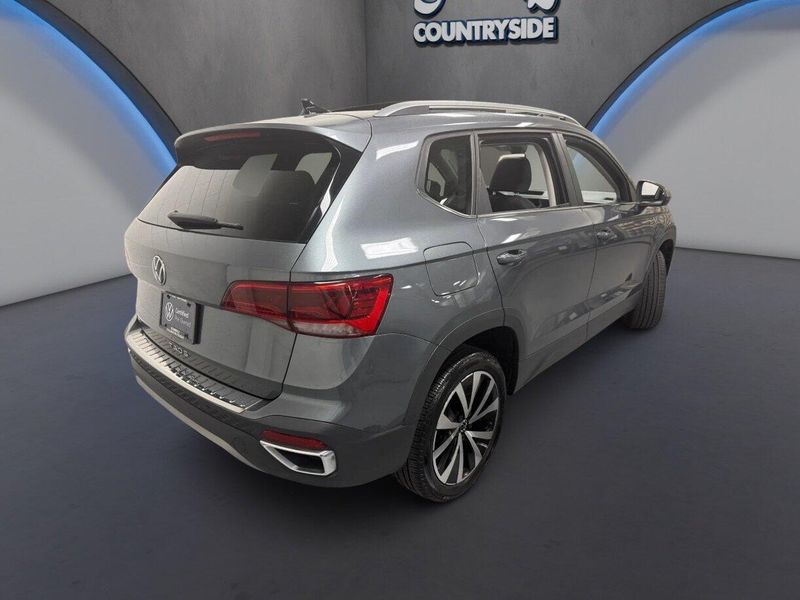 Used 2023 Volkswagen Taos SE w/SunroofImage 8