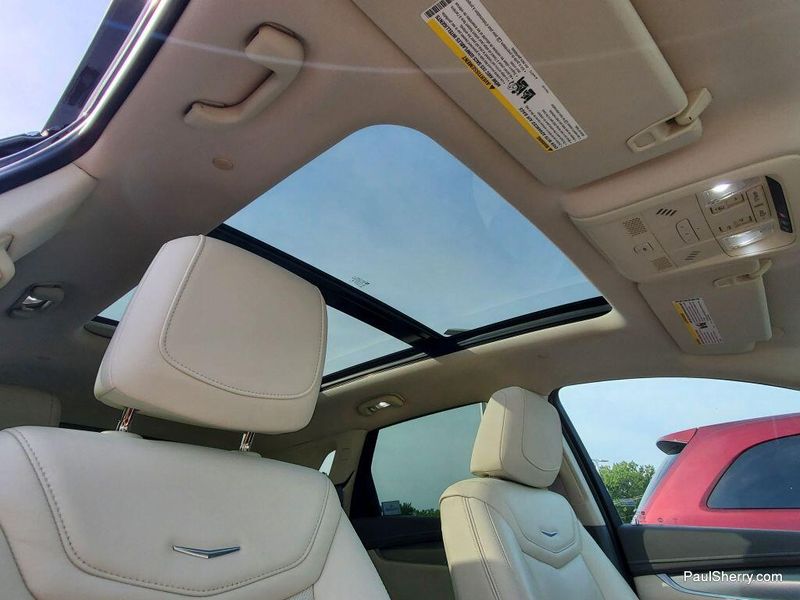 Used 2021 Cadillac XT5 AWD Premium LuxuryImage 15