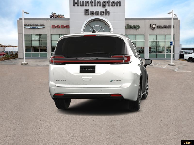 2024 Chrysler Pacifica Hybrid SelectImage 14