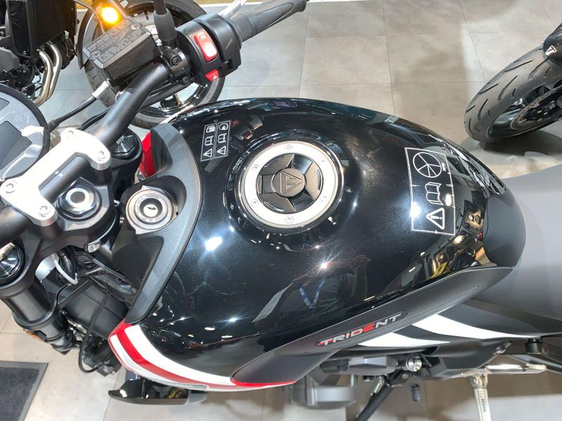 New 2025 Triumph TRIDENT 660 Image 5