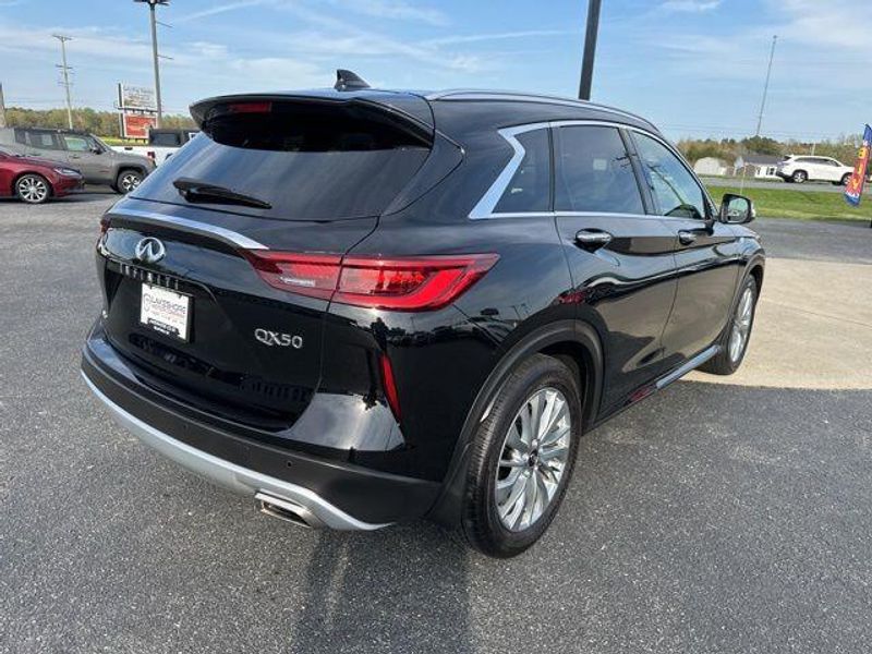 2023 INFINITI QX50 LuxeImage 7