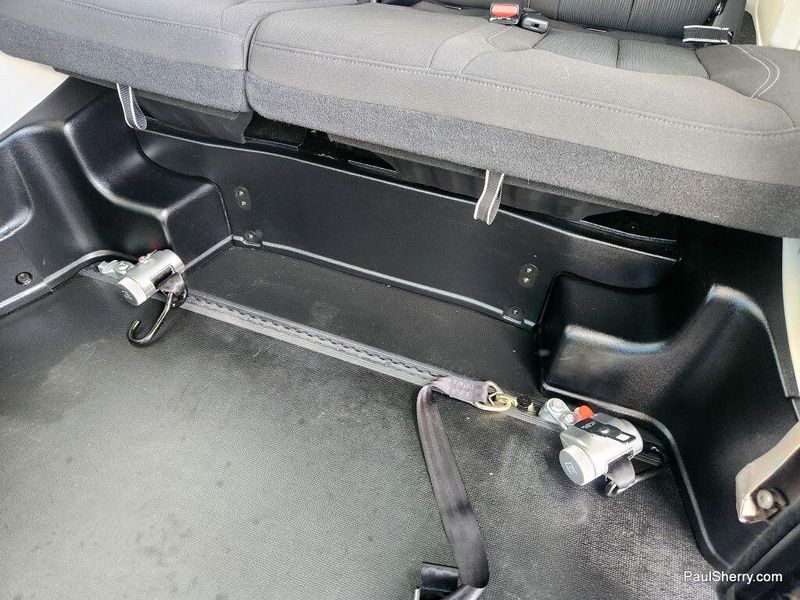 Used 2022 Chrysler Voyager LXImage 49