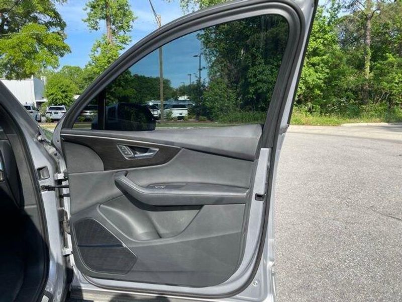 2021 Audi Q7 Premium Plus