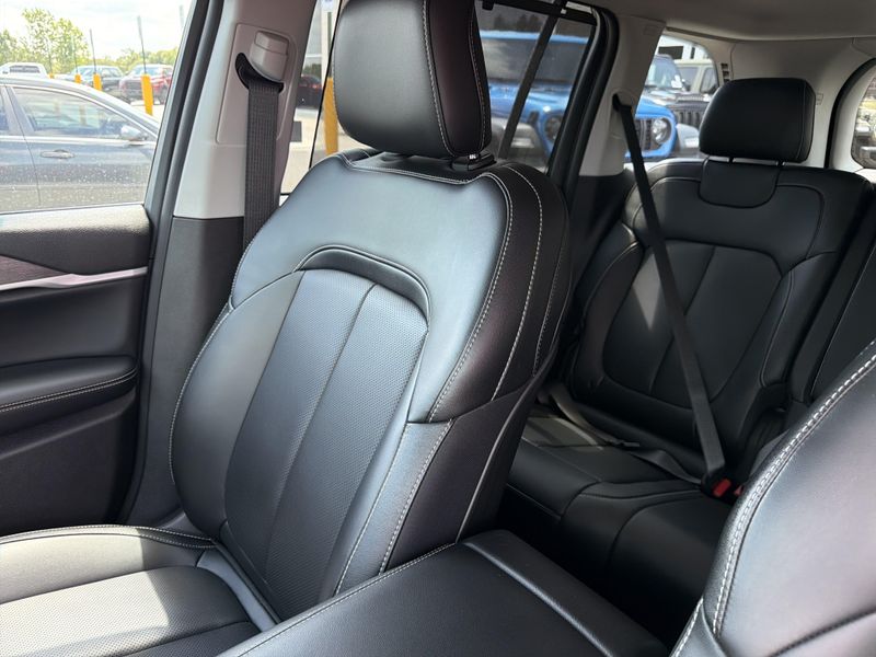 Used 2023 Jeep Grand Cherokee LimitedImage 42