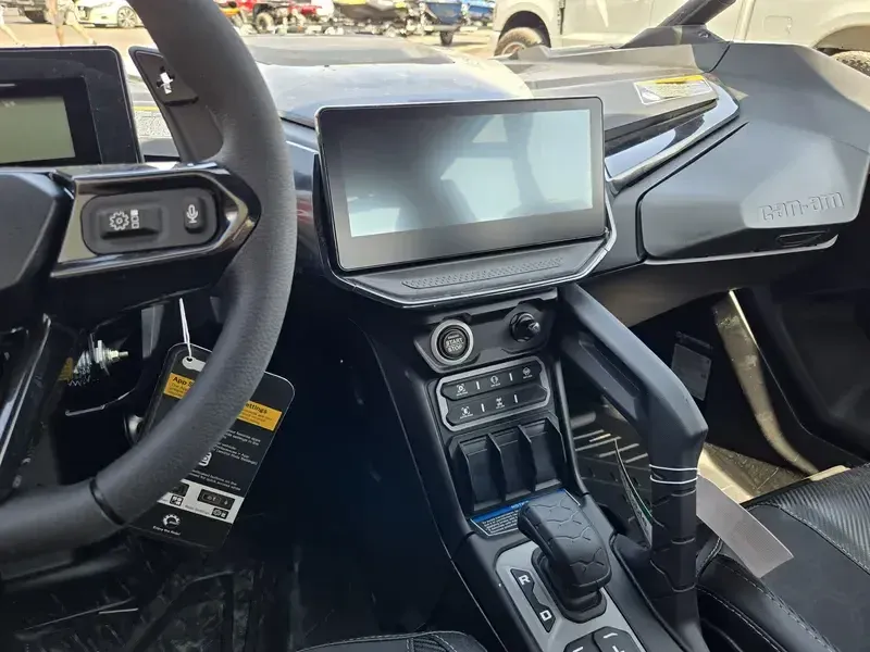 2025 Can-Am MAVERICK R MAX X 999T DCT TRIPLE BLACK Image 15