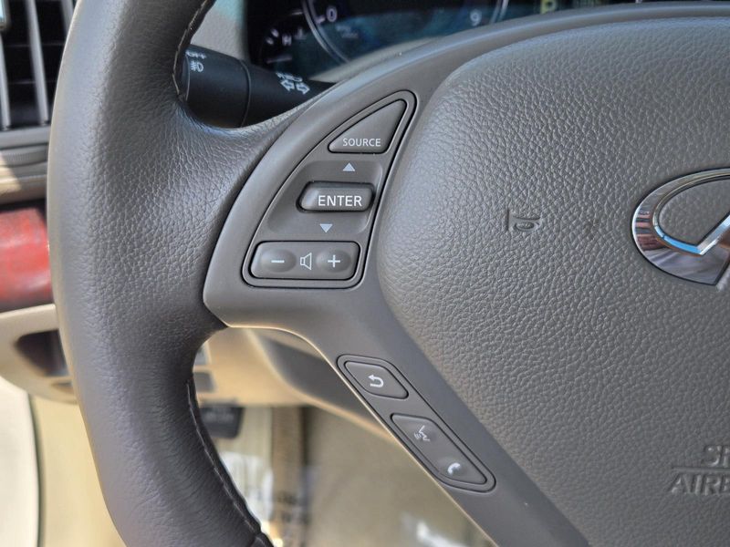 Used 2011 INFINITI G37 2dr Base
