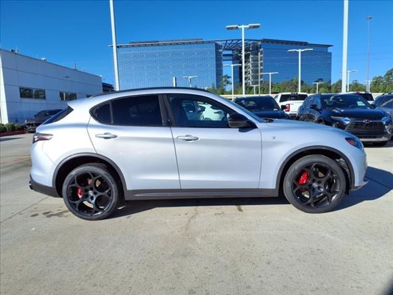 2024 Alfa Romeo Stelvio Ti AwdImage 5