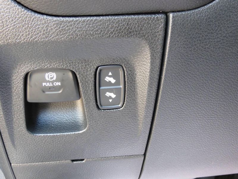 Used 2025 RAM 1500 Laramie 4x4 4dr Crew Cab 5.6 ft. SB PickupImage 12