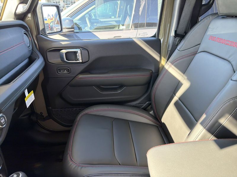 New 2026 Jeep Wrangler 4-door Rubicon XImage 29