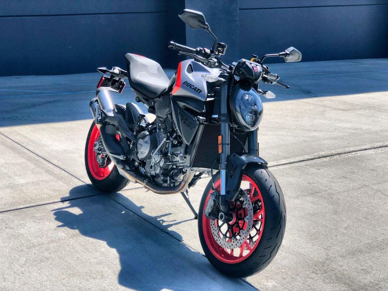 New 2027 Ducati MONSTER 896 Image 11