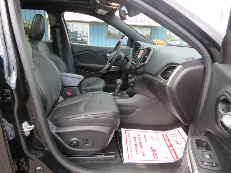 Used 2021 Jeep Cherokee 80th Anniversary Edition 4x4 4dr SUVImage 8