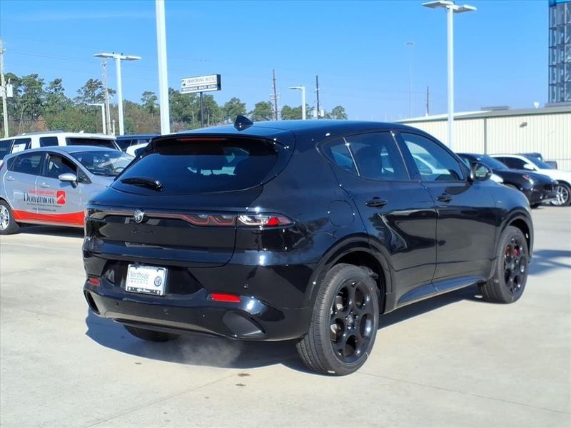 New 2026 Alfa Romeo Tonale Veloce AwdImage 7