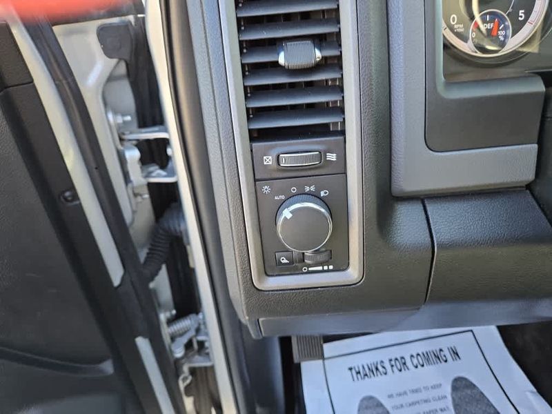 2017 RAM 3500 Tradesman 4x4 Crew Cab 8 Box in a Bright Silver Metallic Clear Coat exterior color and Diesel Gray/Blackinterior. Dave Warren Chrysler Dodge Jeep Ram (716) 708-1207 davewarrenchryslerdodgejeepram.com 