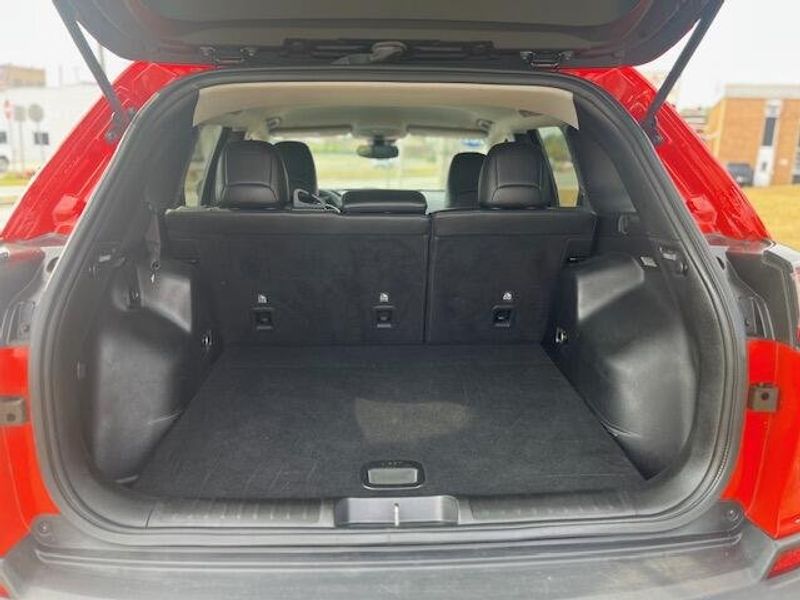 Used 2021 Jeep Cherokee Image 7