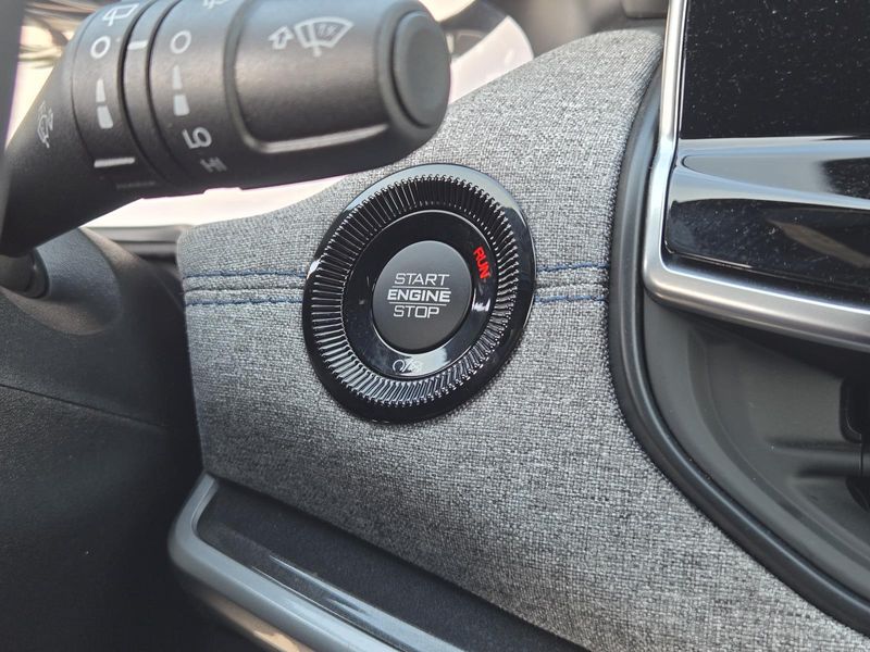 Used 2025 Jeep Compass Latitude 4x4