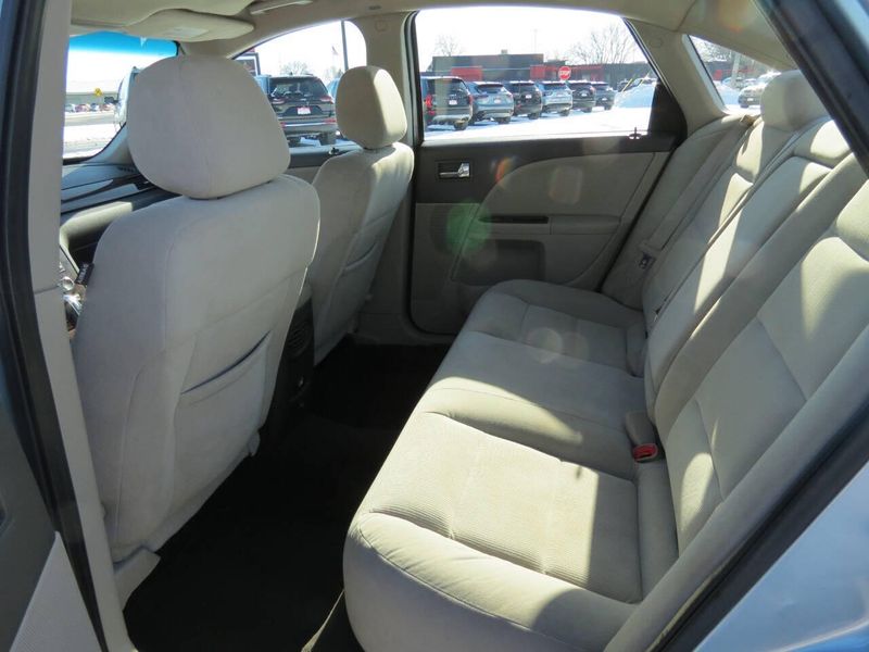 Used 2009 Ford Taurus SEL 4dr SedanImage 15