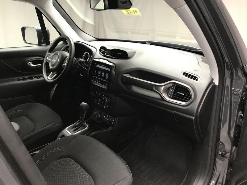 Used 2023 Jeep Renegade LatitudeImage 22