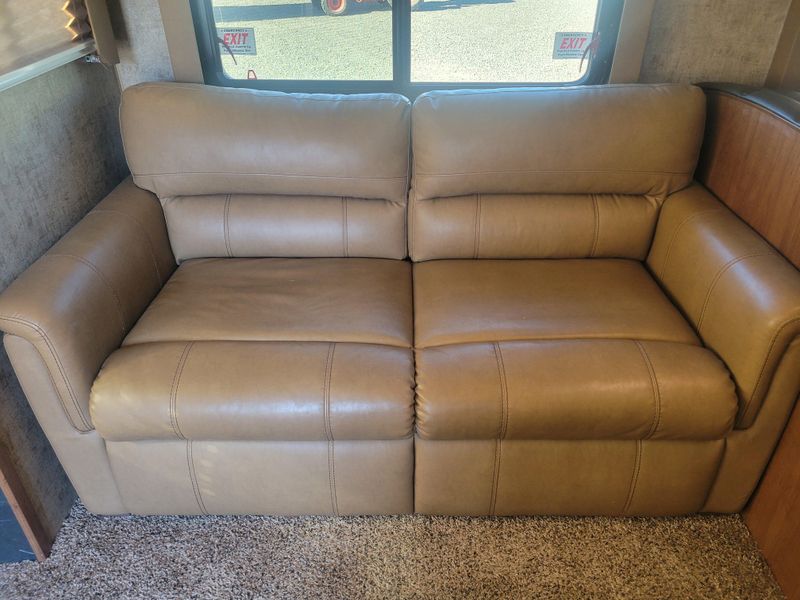 Used 2019 OUTDOORS RV MOUNTAIN SERIES Image 8
