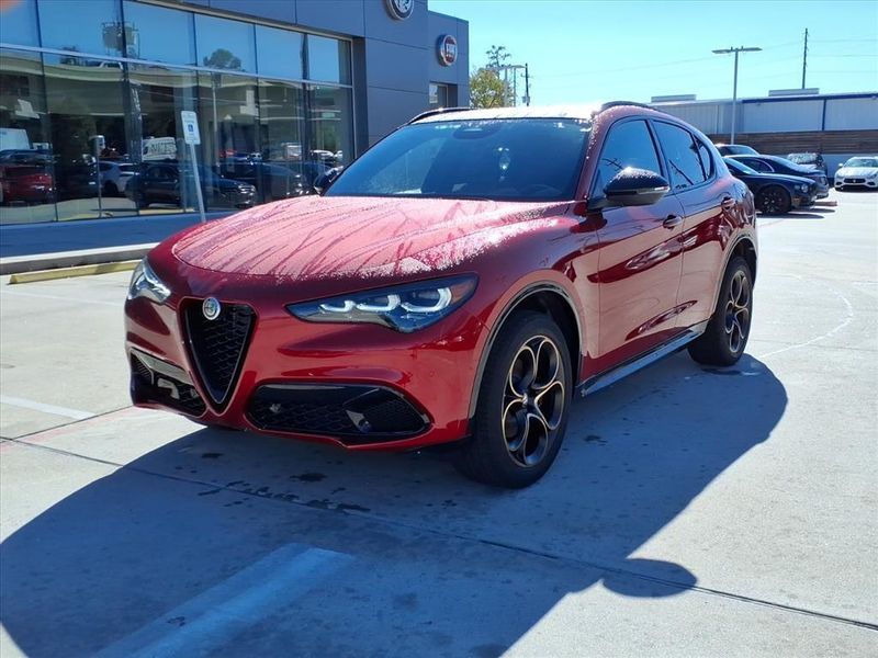New 2025 Alfa Romeo Stelvio Intensa AwdImage 2