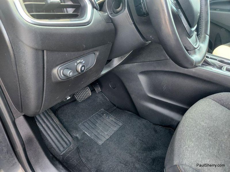 Used 2022 Chevrolet Equinox LT