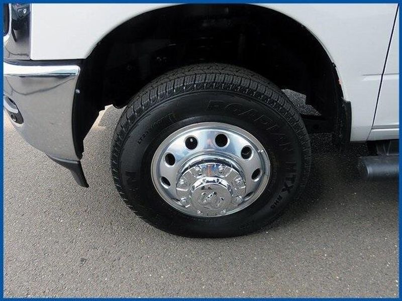 New 2025 RAM 3500 TradesmanImage 4