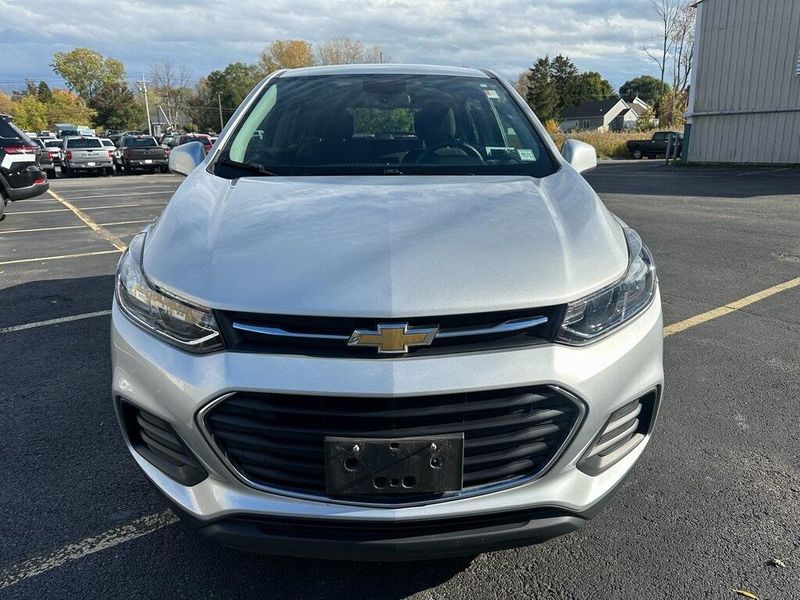 2019 Chevrolet Trax LS photo 4