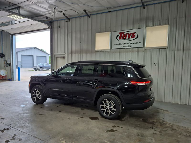 New 2025 Jeep Grand Cherokee L Limited 4x4Image 20