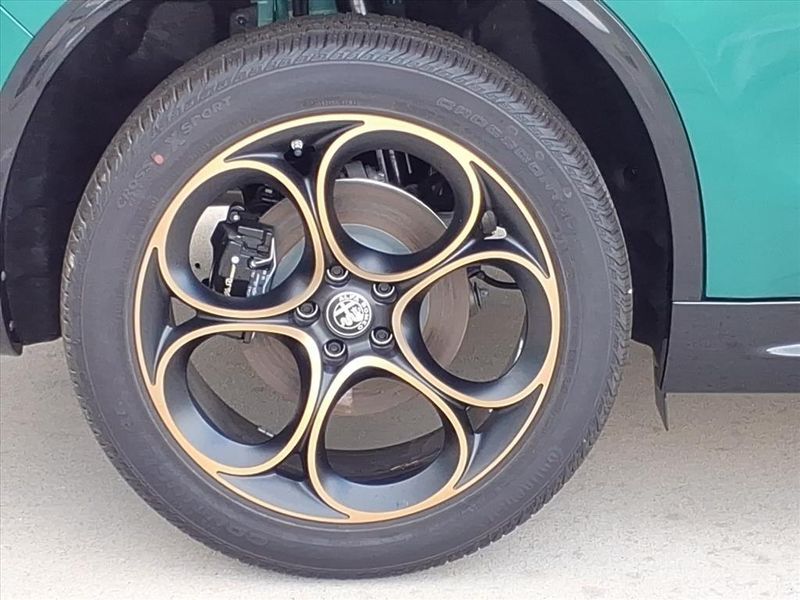 New 2025 Alfa Romeo Stelvio Intensa AwdImage 7