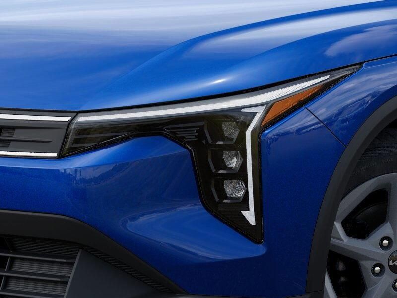 2025 Kia K4 LXSImage 10