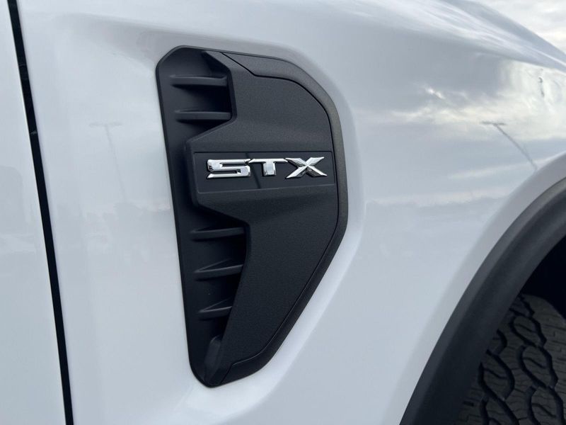 2025 Ford Ranger XL photo 3