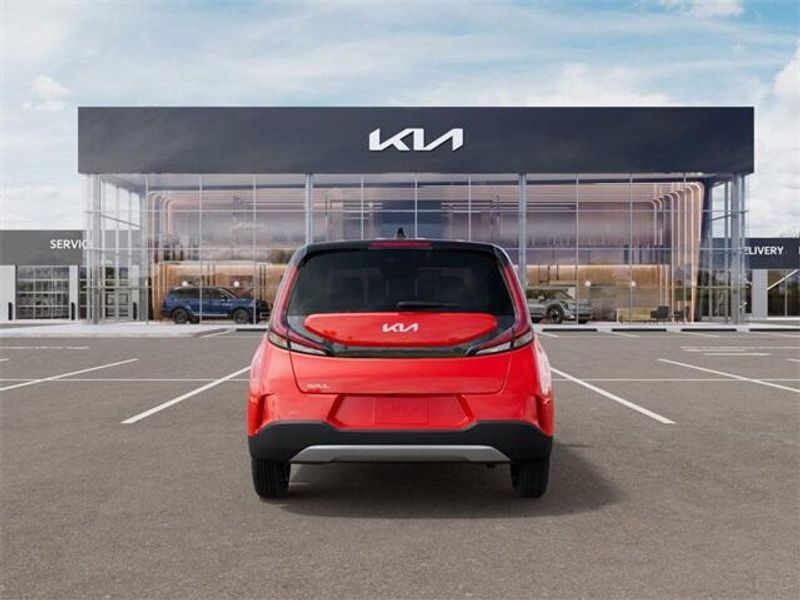 2025 Kia Soul LXImage 5