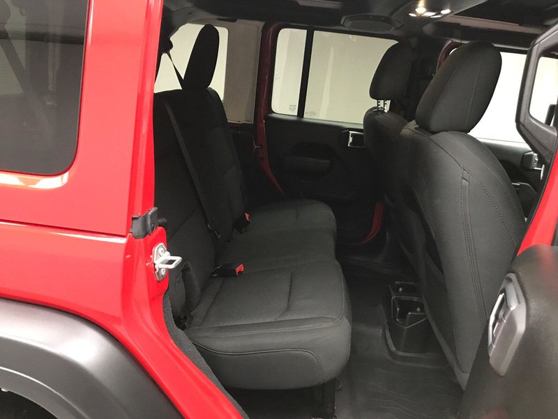 2022 Jeep Wrangler Unlimited WillysImage 19