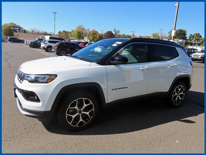 2025 Jeep Compass LimitedImage 1