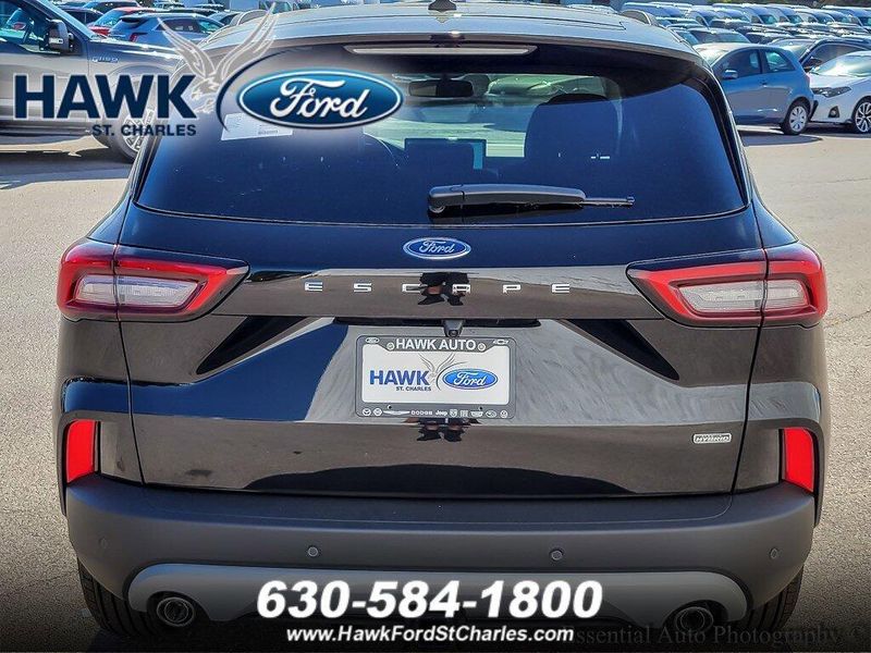 2024 Ford Escape Plug-In Hybrid photo 2