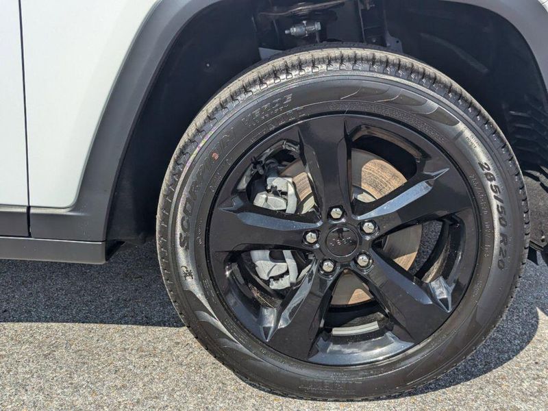 New 2024 Jeep Grand Cherokee L Limited 4x2Image 10