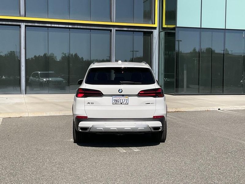 2025 BMW X5 xDrive40iImage 8