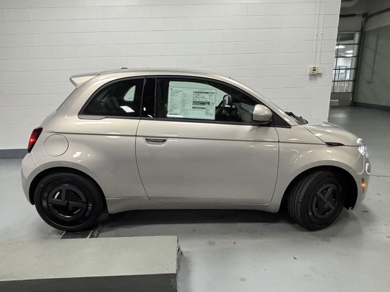 New 2025 Fiat 500e Giorgio Armani Collector