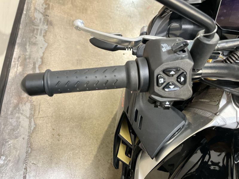 Used 2022 Aprilia Tuono V4 Factory 1100 Image 12