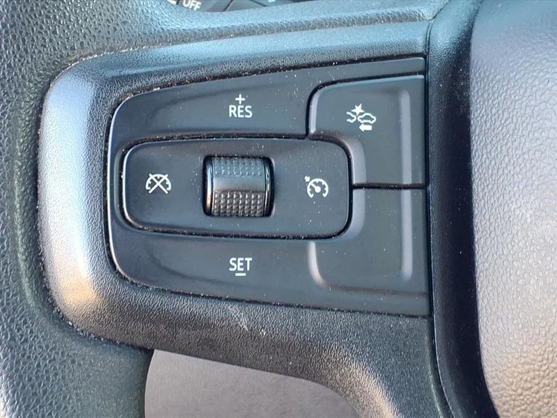 Used 2023 Chevrolet Silverado 1500 CustomImage 18