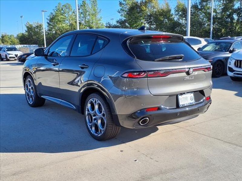 2024 Alfa Romeo Tonale Veloce Eawd in a Grigio (Gray) Ascari Metallic exterior color and Blackinterior. Northside Alfa Romeo of Houston 281-475-4549 alfaromeousaofnorthhouston.com 