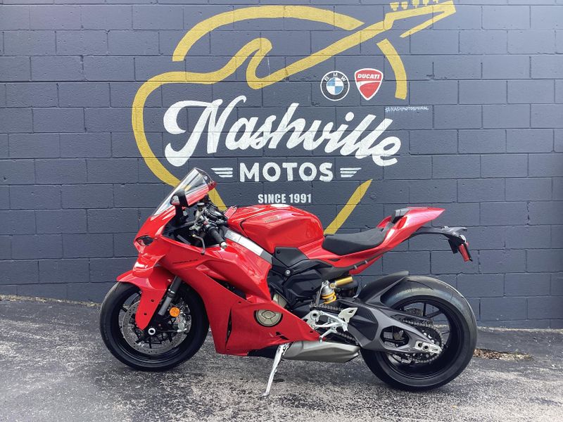 New 2025 Ducati PANIGALE V4 