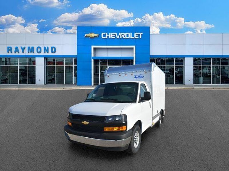 New 2026 Chevrolet Express 3500 Work VanImage 8