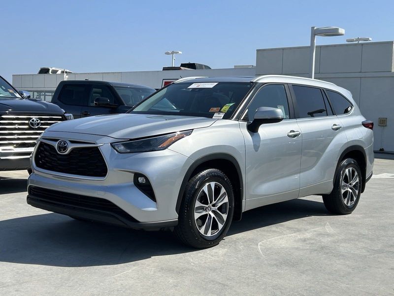 2023 Toyota Highlander XLEImage 8