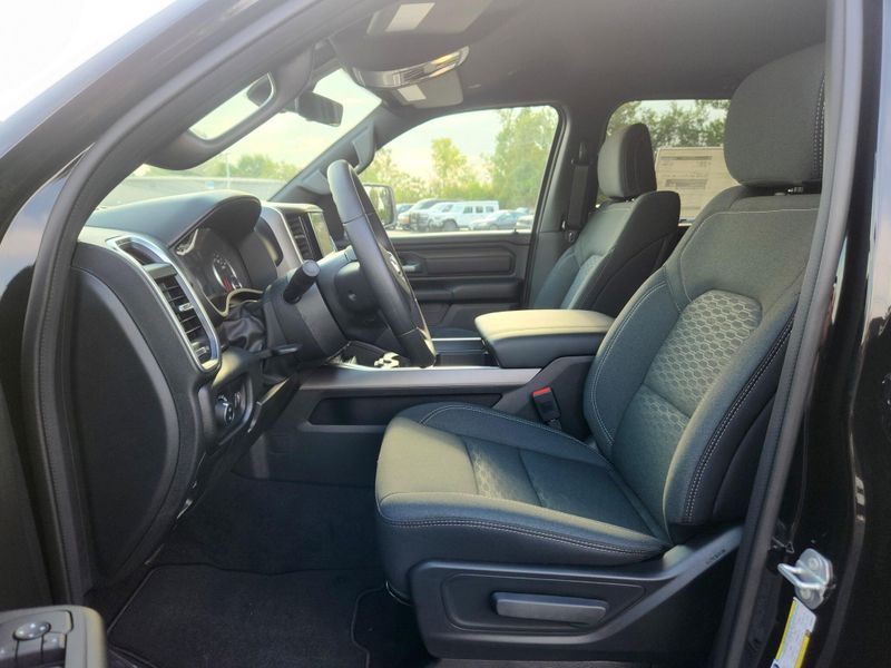New 2026 RAM 1500 Express Crew Cab 4x4 5'7' Box