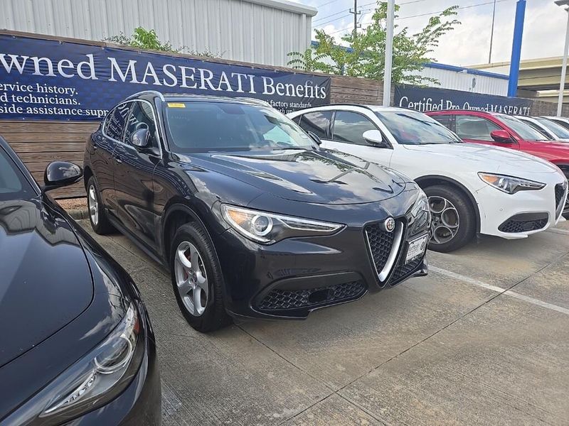 2018 Alfa Romeo Stelvio Image 2