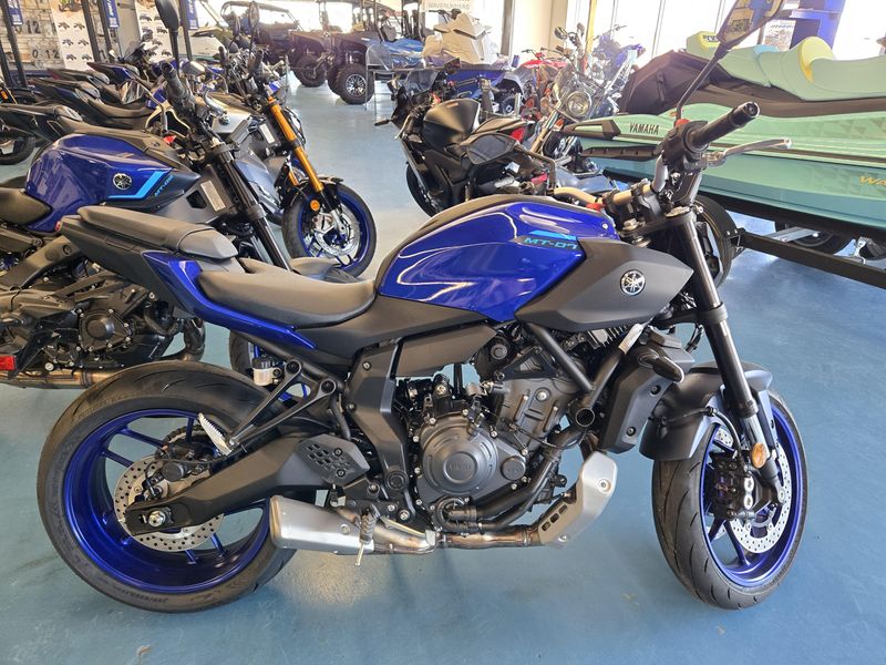 2025 Yamaha MT07 TEAM BLUE Image 2