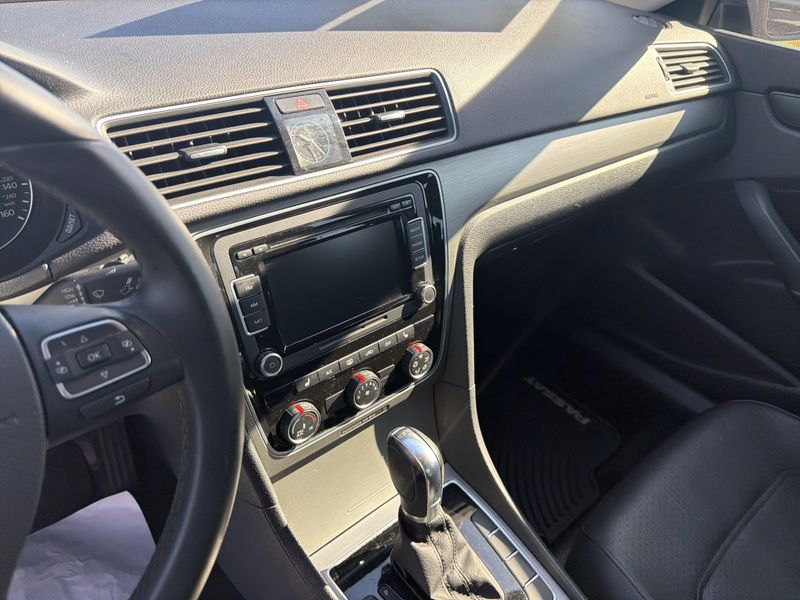 Used 2014 Volkswagen Passat TDI SE w/SunroofImage 23