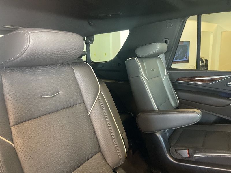 2021 Cadillac Escalade Premium LuxuryImage 36